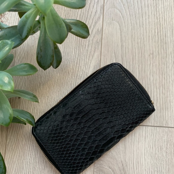 Vegan Snakeskin Wallet - Picture 2 of 6